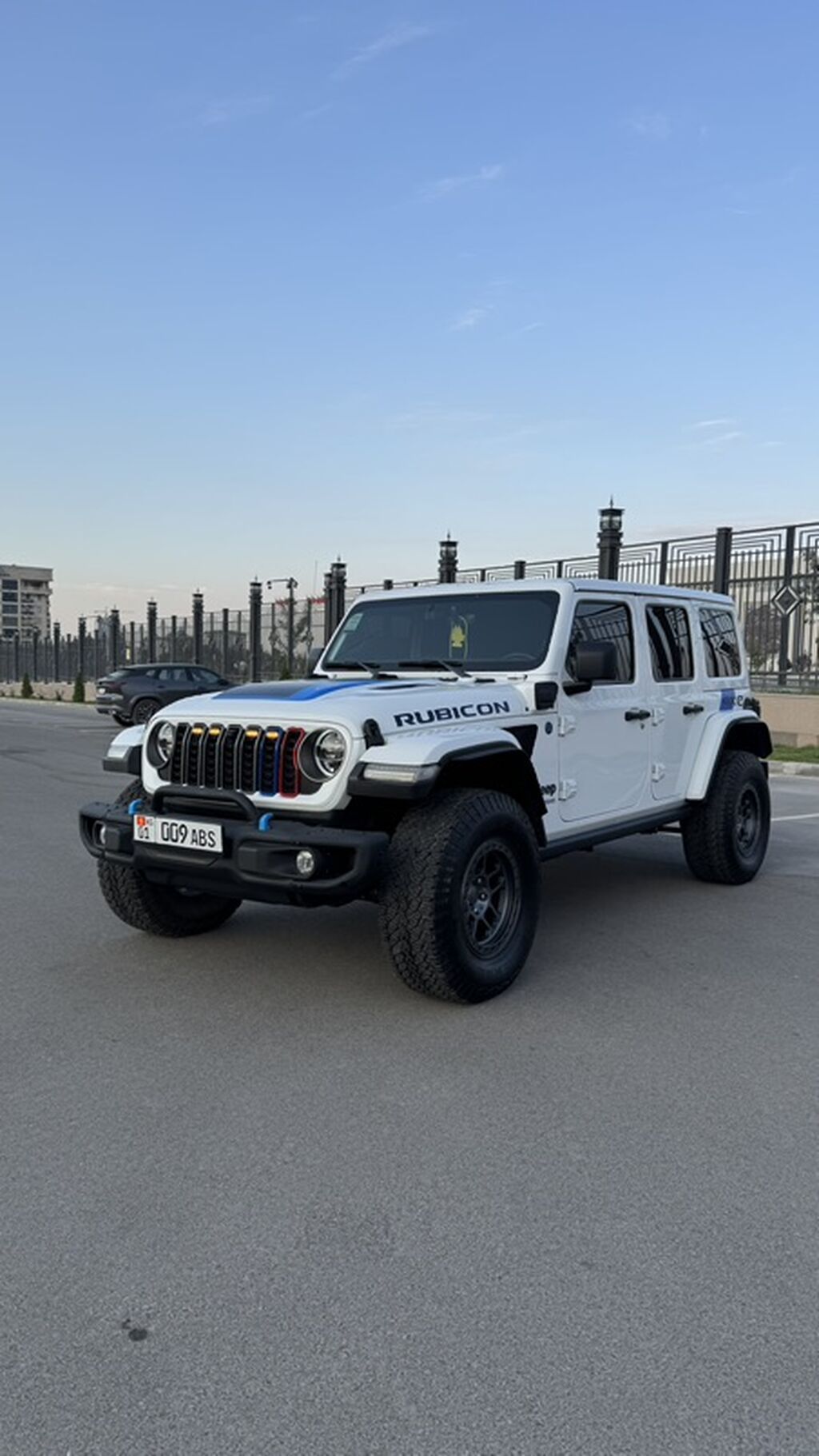 Jeep Wrangler: 2022 г., 2 л, Автомат, Гибрид, Внедорожник: фото 3