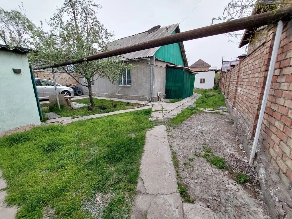 Продаю дом 7.2 соток 4 комнаты 80 квадратов есть две времянки и баня: фото 5
