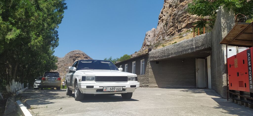 Nissan Laurel: 1986 г., 2.8 л, Механика, Дизель, Седан — фото 2