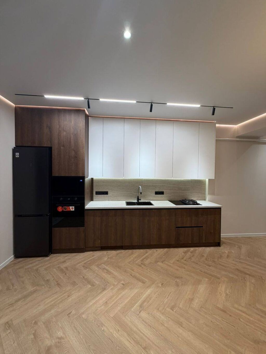3 комнаты, 65 м², Ак-Кеме (старый аэропорт) Элитка, 3 этаж, Дизайнерский ремонт: фото 4