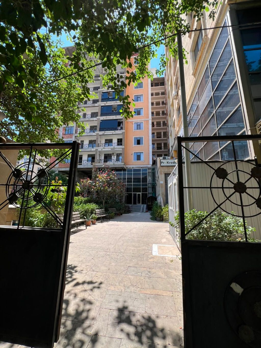 3 otaqlı, Yeni tikili, 138 kv. m