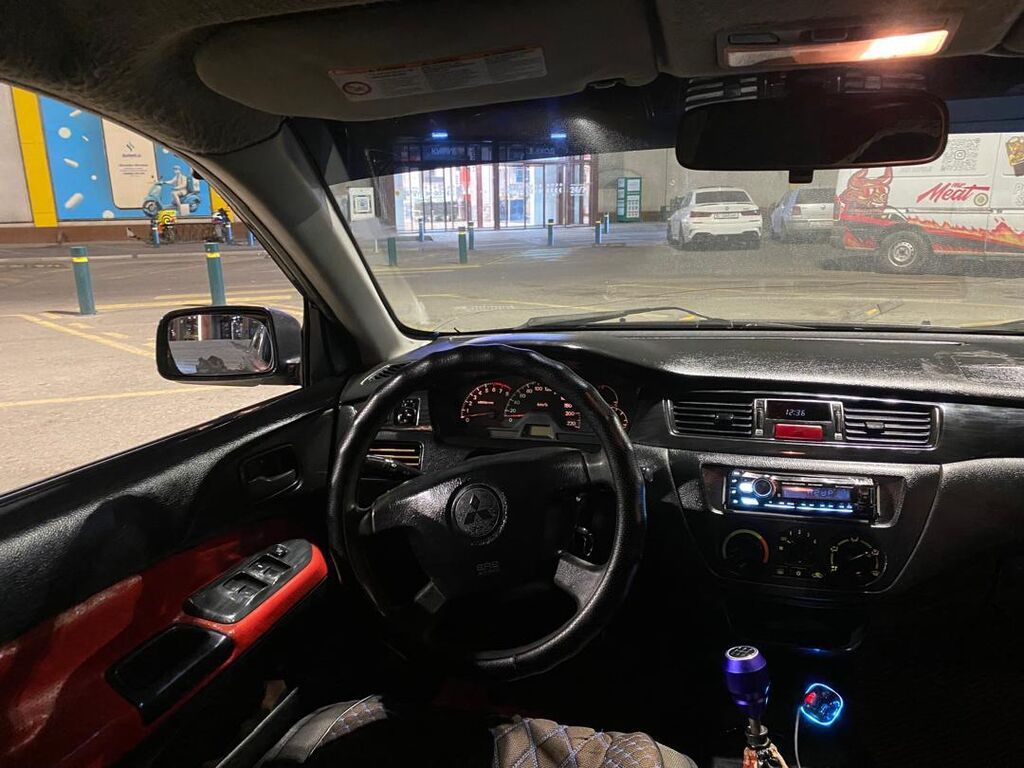 Mitsubishi Lancer: 2004 г., 1.6 л, Механика, Бензин, Седан: фото 8