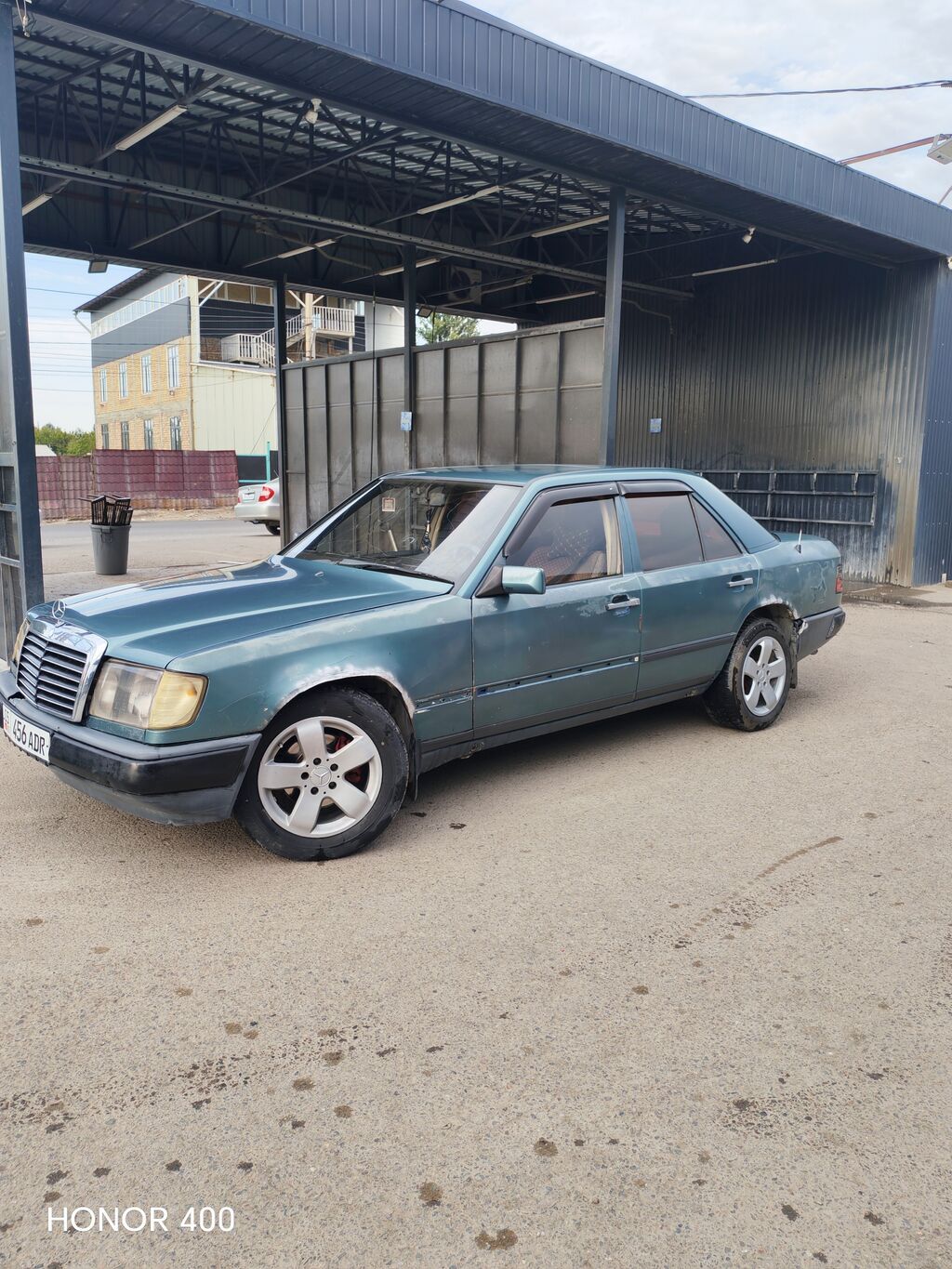 Mercedes-Benz W124: 1989 г., 2.9 л, Механика, Бензин, Седан: фото 2