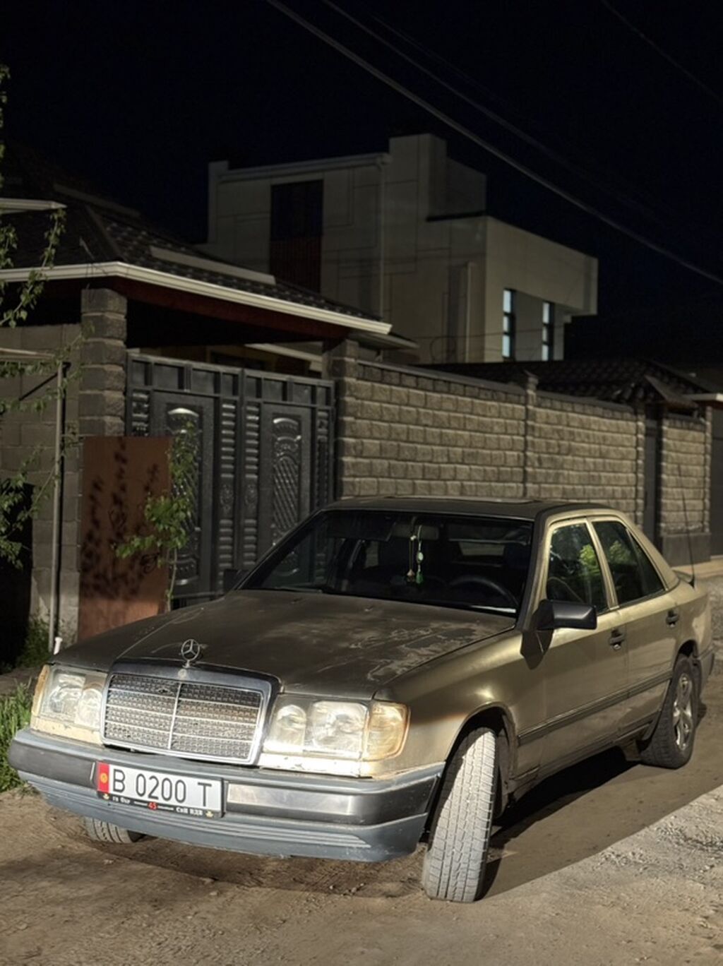 Mercedes-Benz W124: 1987 г., 2.3 л, Механика, Бензин, Седан: фото 4
