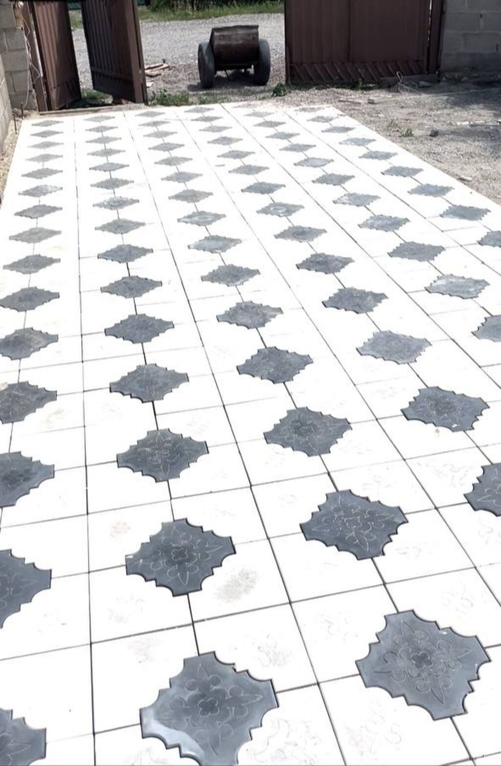 Укладка брусчатки Бесплатная консультация Больше 6: 260 KGS ᐈ Кладка ...