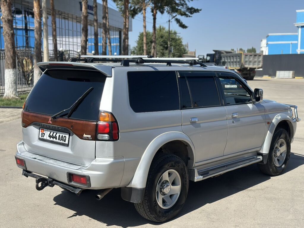 Mitsubishi Pajero Sport: 2002 г., 2.5 л, Механика, Дизель, Внедорожник: фото 3