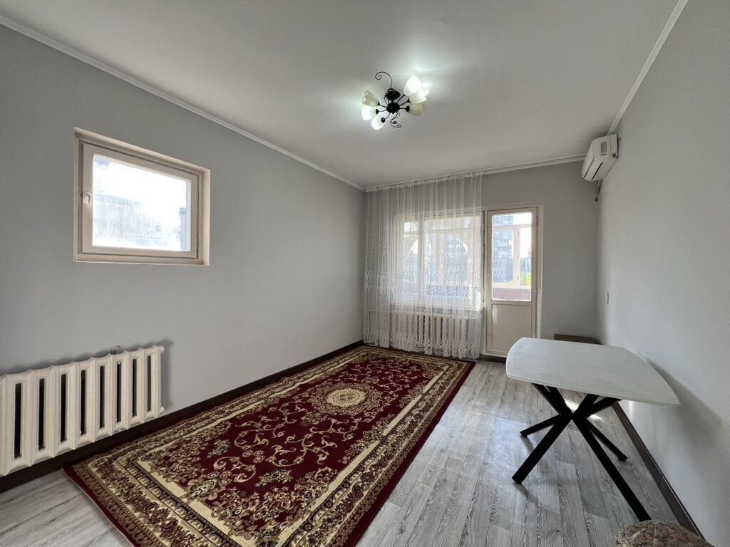 Продаётся 1-комнатная квартира, 10-й микрорайон: фото 1
