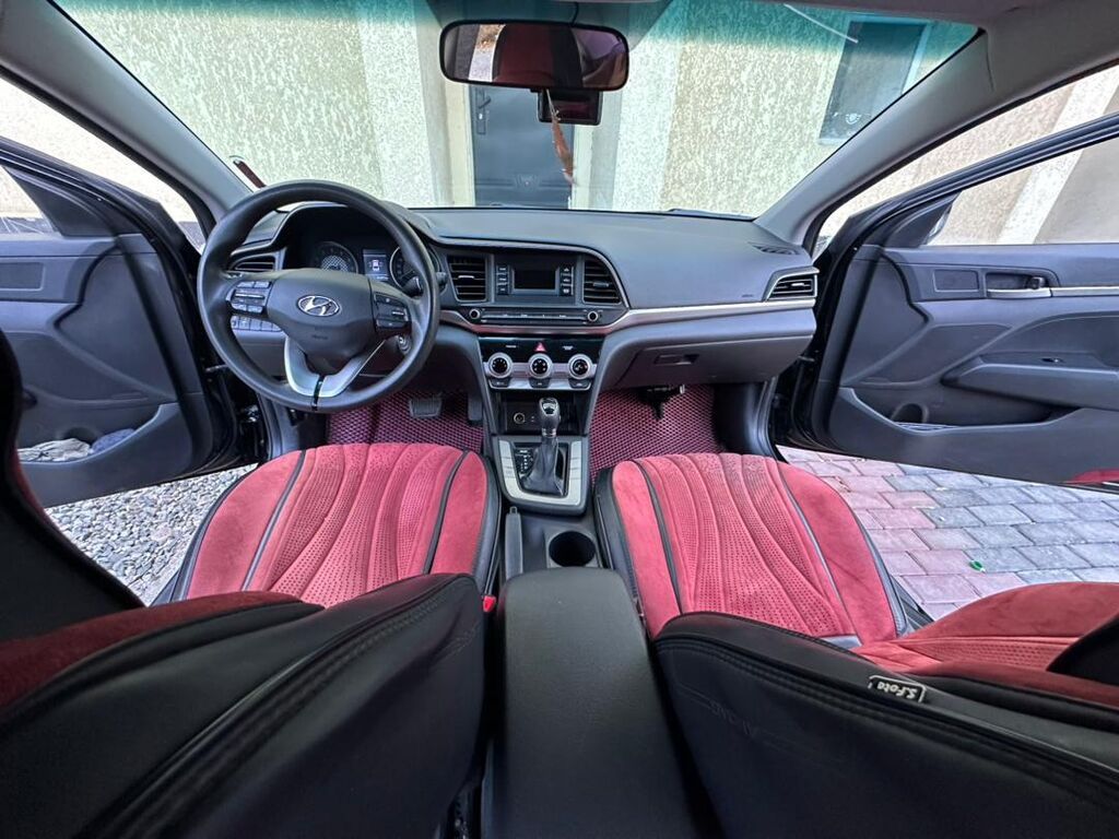 Hyundai Avante: 2019 г., 1.6 л, Автомат, Газ, Седан: фото 3