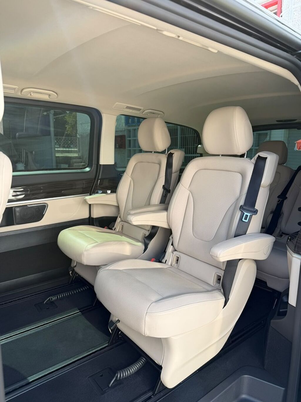 Mercedes-Benz V-Class: 2024 г., 2 л, Автомат, Дизель, Минивэн: фото 7