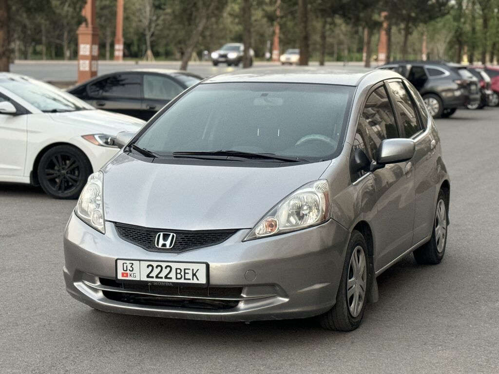 Honda Fit: 2009 г., 1.5 л, Автомат, Бензин, Хэтчбэк: фото 2
