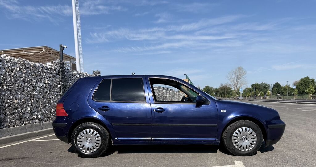 Volkswagen Golf: 2004 г., 1.6 л, Автомат, Бензин, Хэтчбэк: фото 3