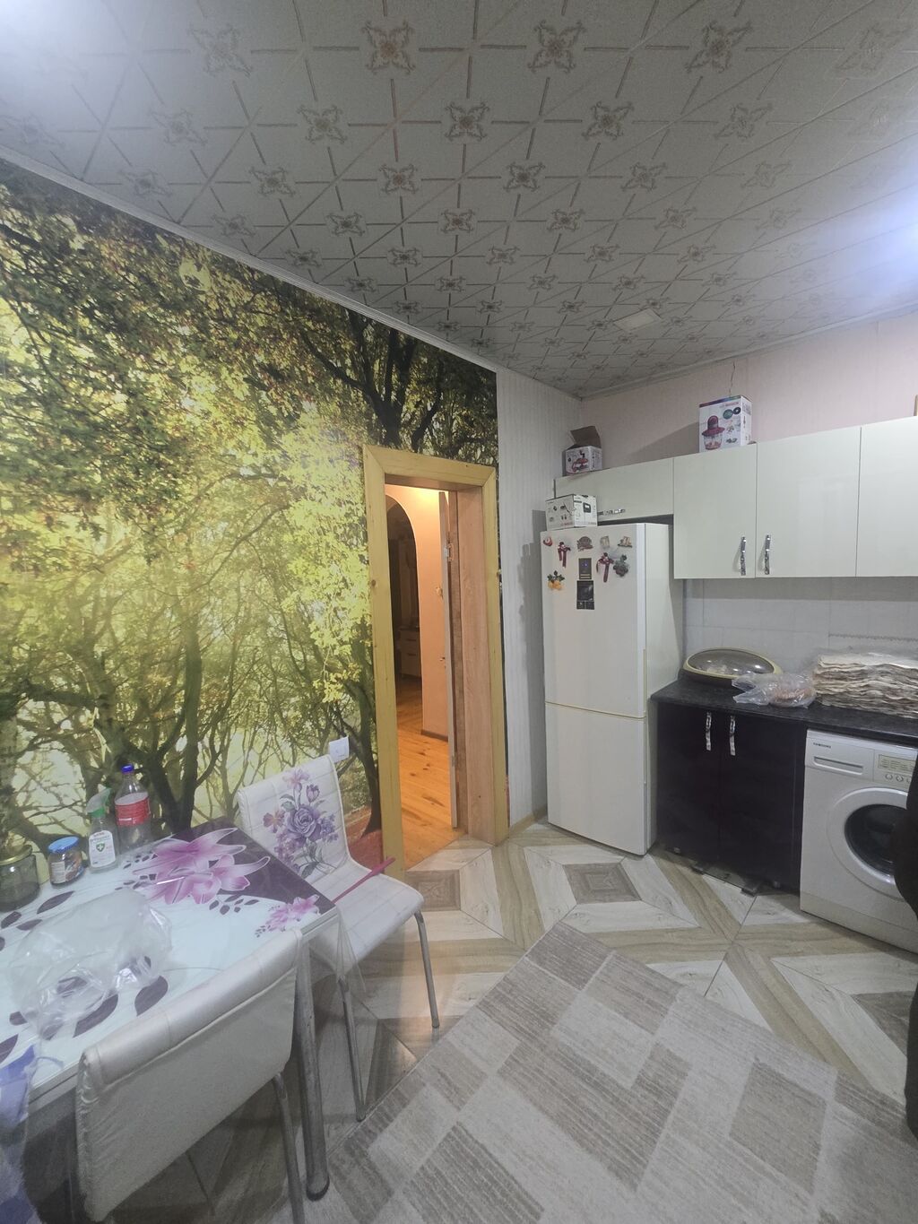 Mehdiabad Qəsəbəsində yerləşir. TamsStore'la üzbəüz məhəllədə. Şəxsi