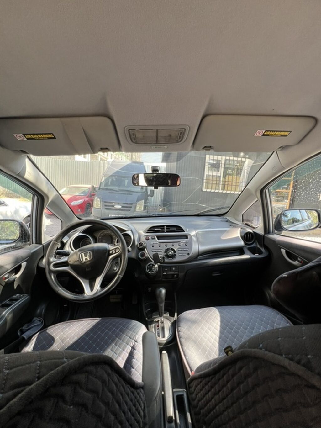 Honda Fit: 2011 г., 1.5 л, Автомат, Бензин, Хэтчбэк: фото 7
