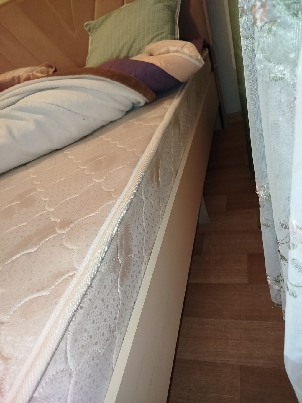 Двуспальная очень удобная кровать с мягким изголовьем + матрас: фото 2