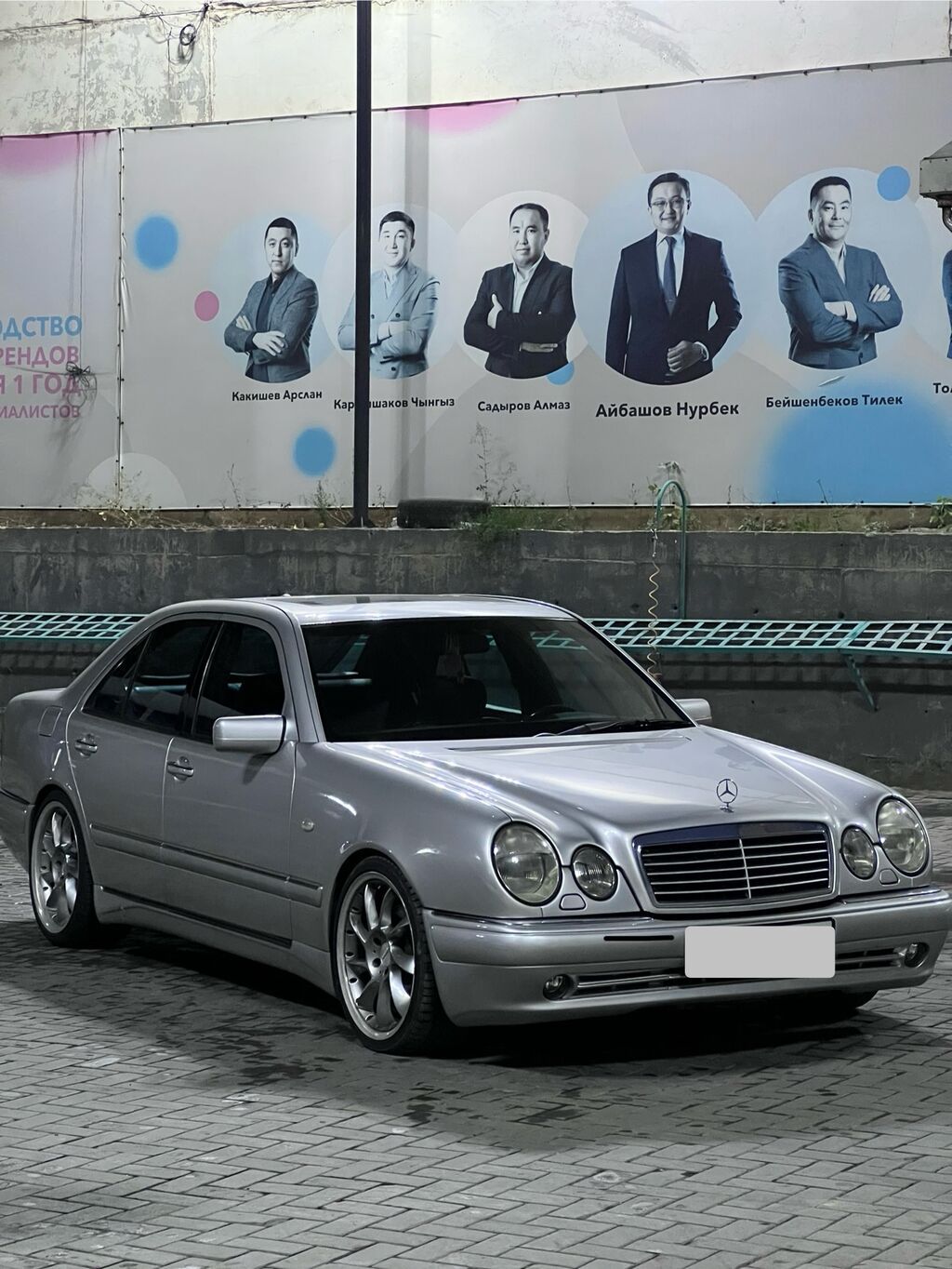 Mercedes-Benz E-Class: 1998 г., 4.3 л, Автомат, Бензин, Седан: фото 3