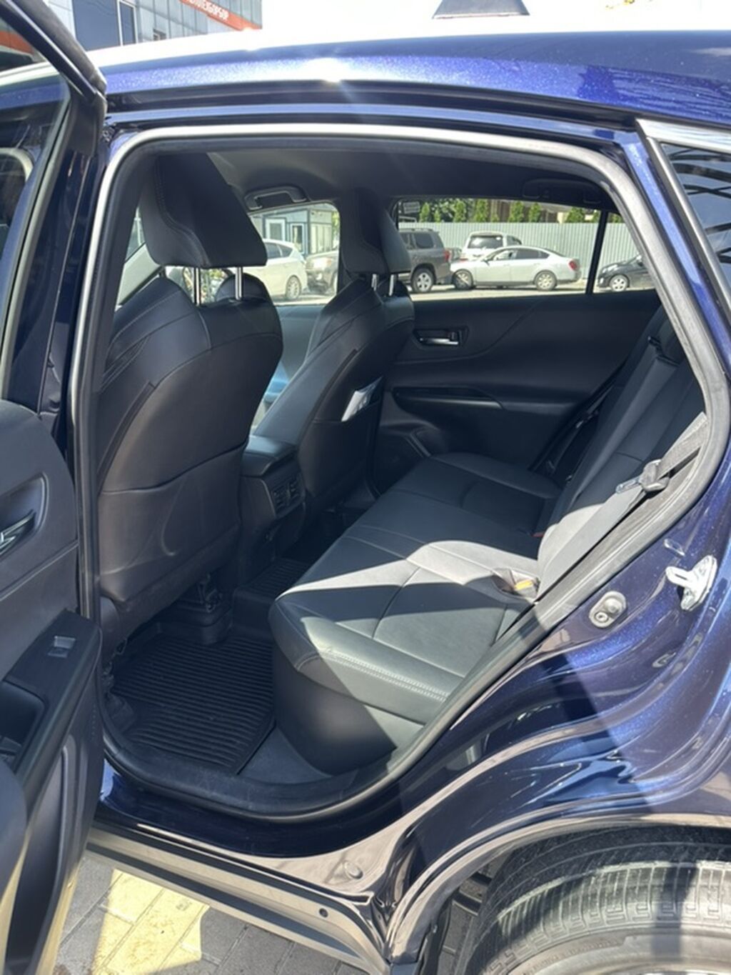 Toyota Venza: 2022 г., 2.5 л, Автомат, Гибрид, Кроссовер: фото 7