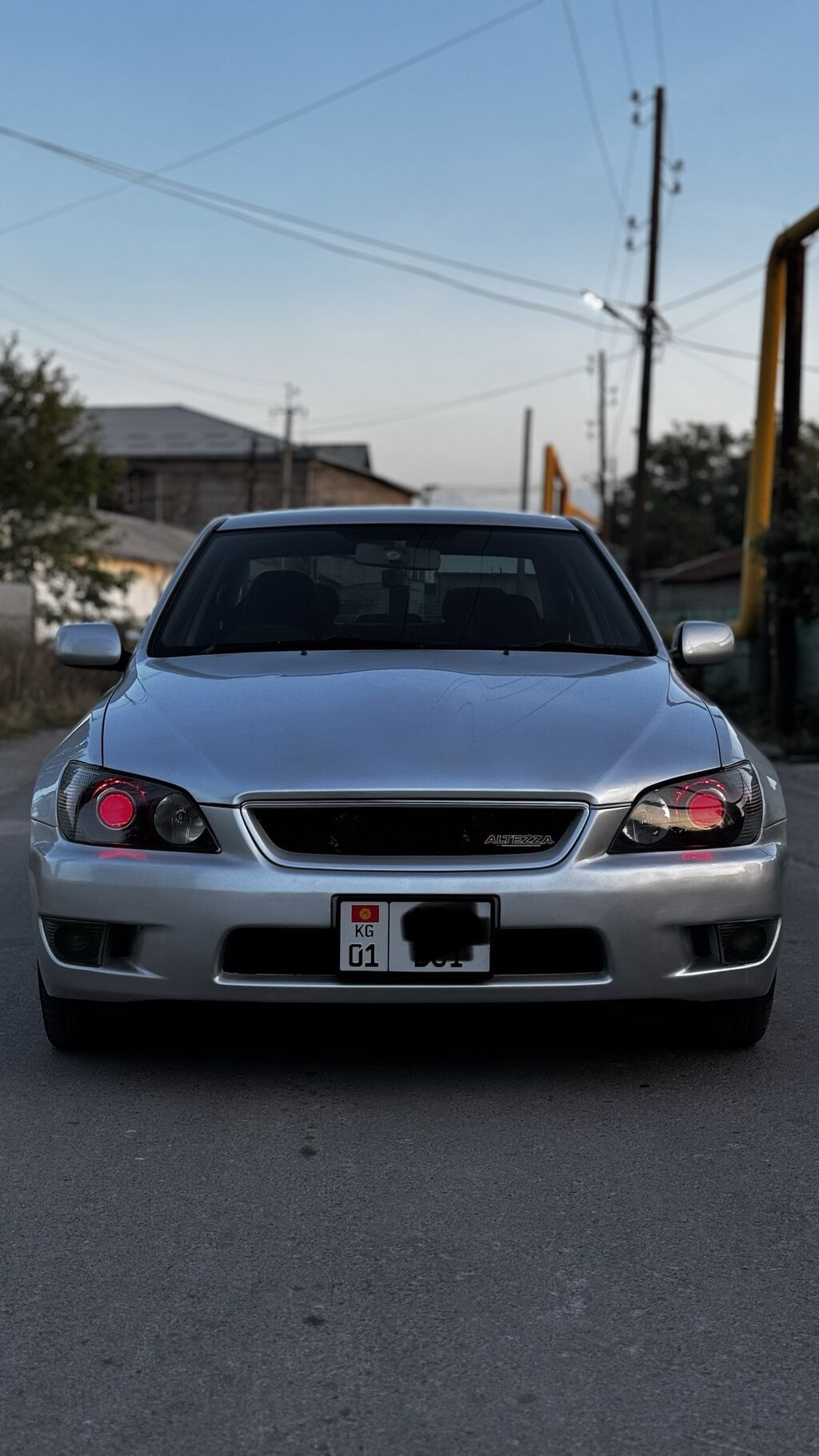 Toyota Altezza: 2002 г., 2 л, Автомат, Бензин, Седан: фото 3