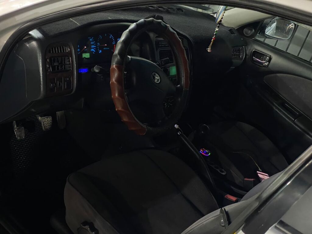 Toyota Avensis: 2002 г., 2 л, Механика, Дизель, Универсал: фото 4