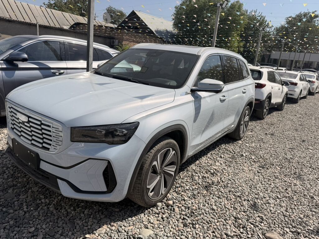 Geely Atlas Pro: 2023 г., 1.5 л, Автомат, Гибрид, Кроссовер: фото 2