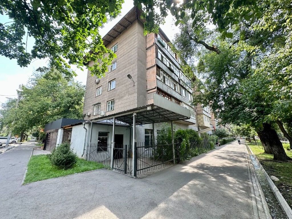 3 комнаты, 76 м², Кожомкул стадион Индивидуалка, 5 этаж, Требуется ремонт: фото 1