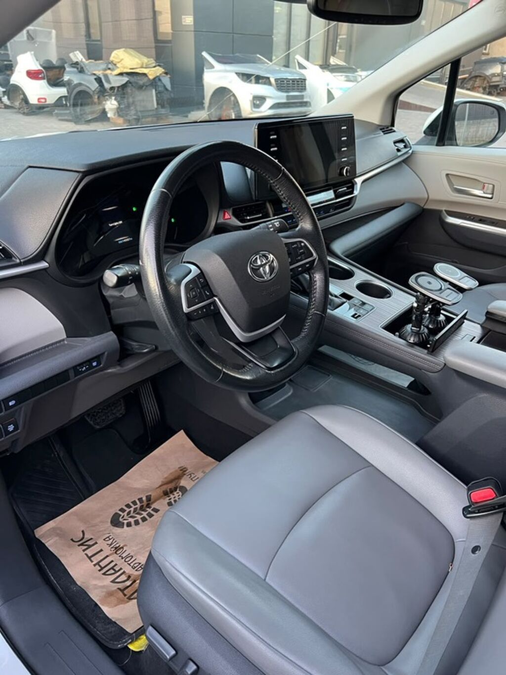 Toyota Sienna: 2021 г., 2.5 л, Автомат, Гибрид, Минивэн: фото 8