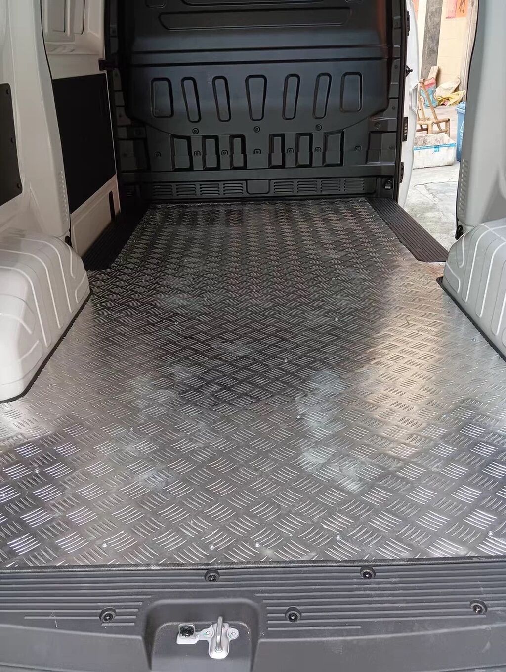 Скоро прибудет, гроза Электро фургонов Ruichi EC75, cargo box, запас: фото 2