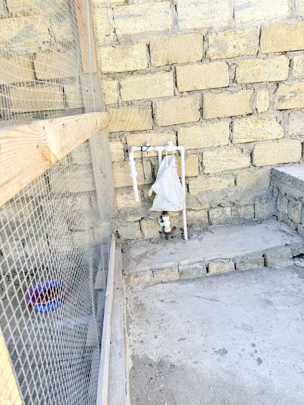 4 otaqlı, 170 kv. m, Təmirsiz