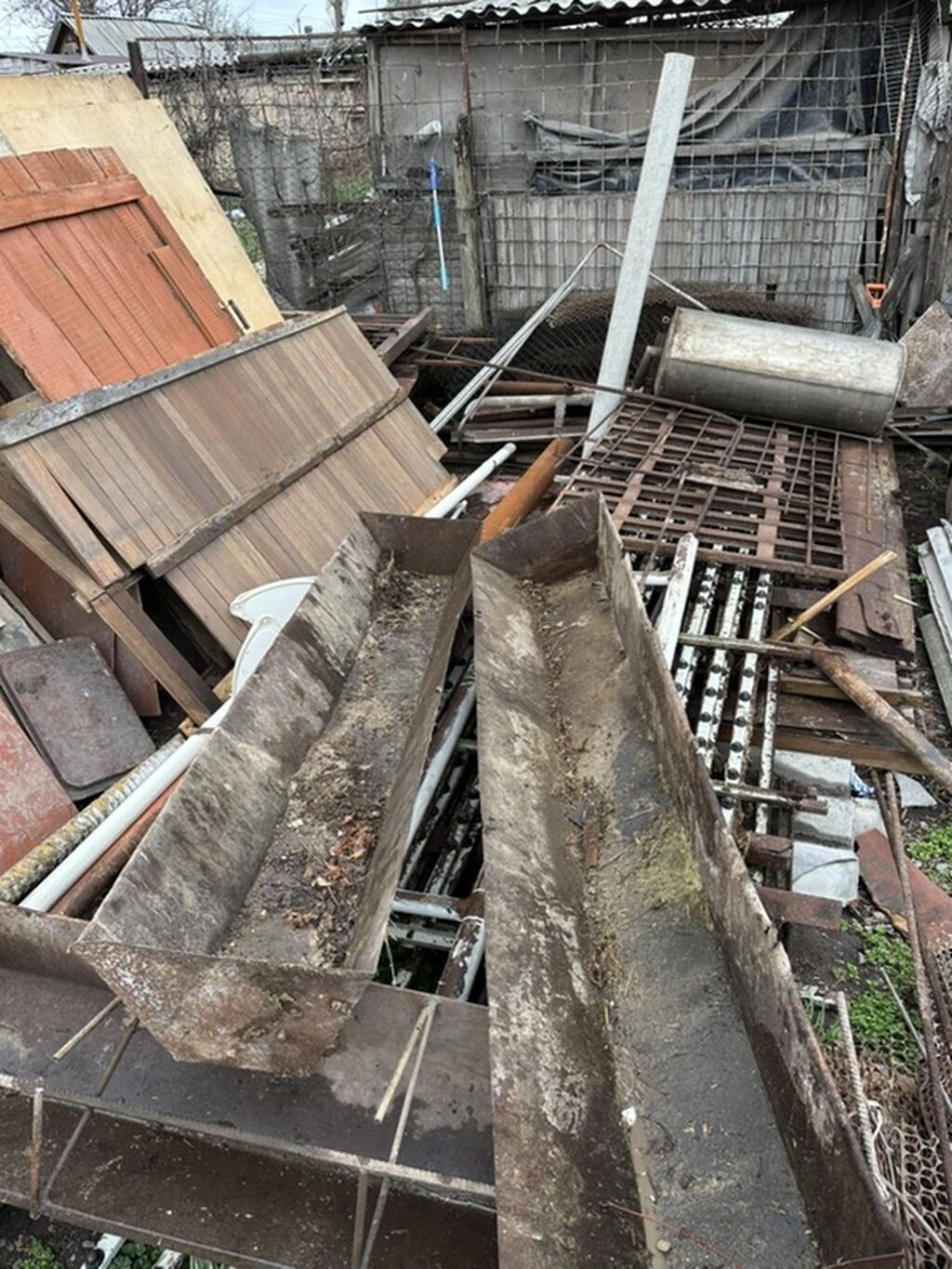 Металлические корыта/лотки для сыпучих материалов и раствора -