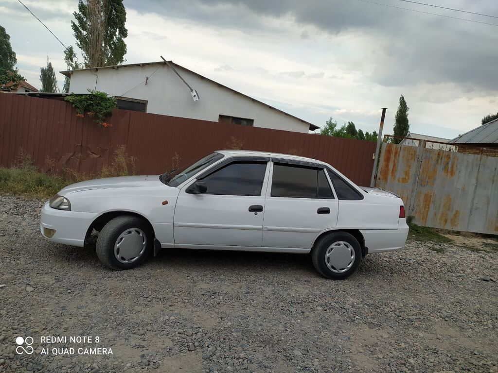 Daewoo Nexia: 2010 г., 1.5 л, Механика, Бензин, Седан: фото 2