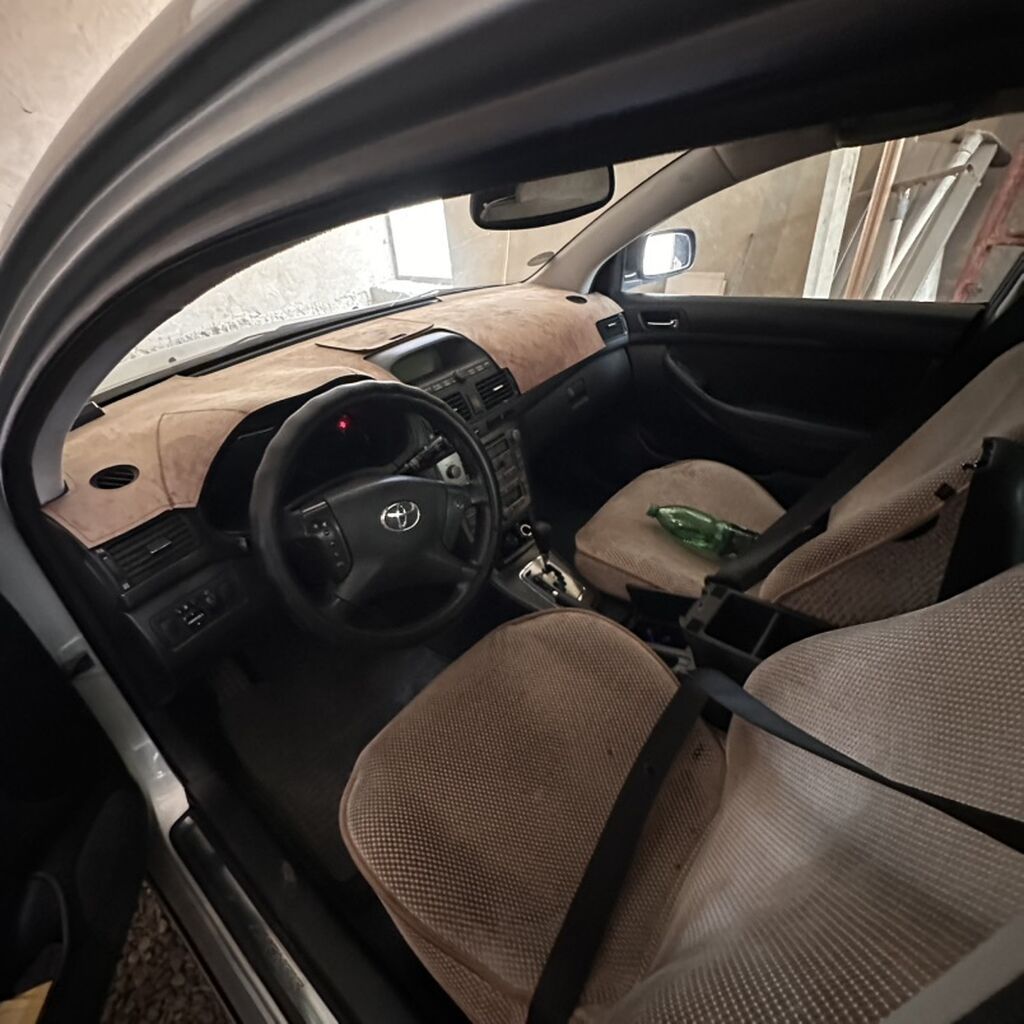 Toyota Avensis: 2004 г., 1.8 л, Автомат, Бензин, Седан: фото 4
