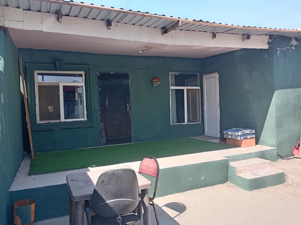 Satılır: həyət evi - Giriş: dəmir darvaza və ayrıca piyada qapısı