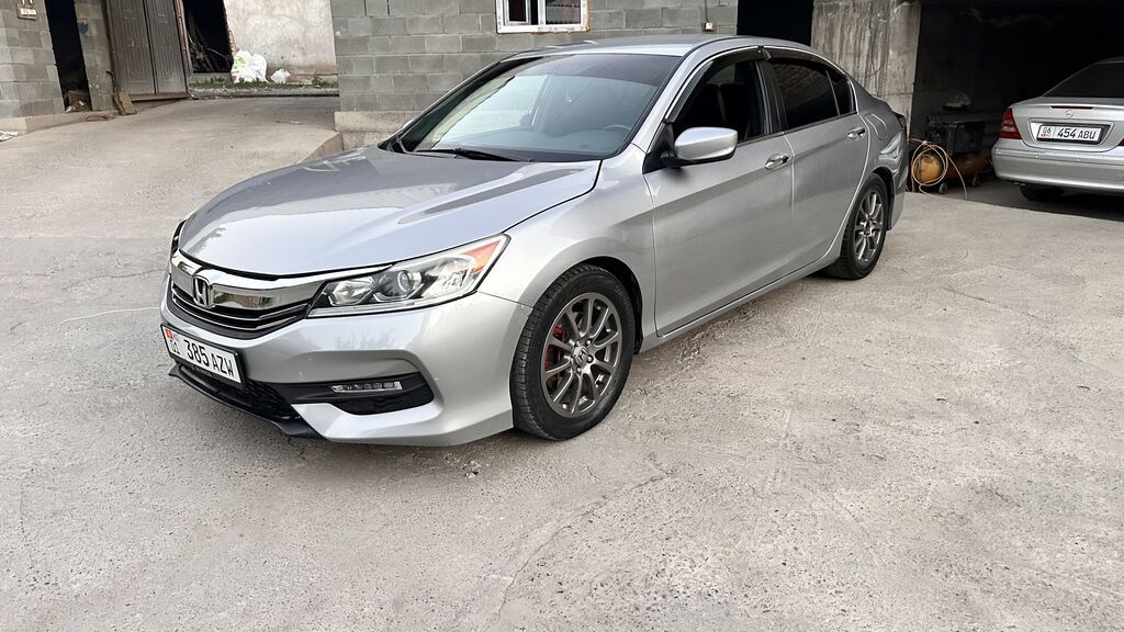 Honda Accord: 2017 г., 2.4 л, Вариатор, Бензин, Седан: фото 3