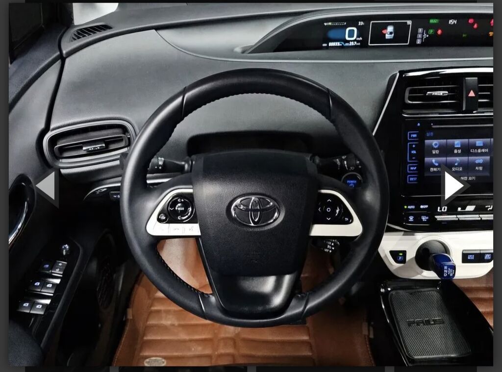 Toyota Prius 2018, гибрид, хэтчбек: фото 7