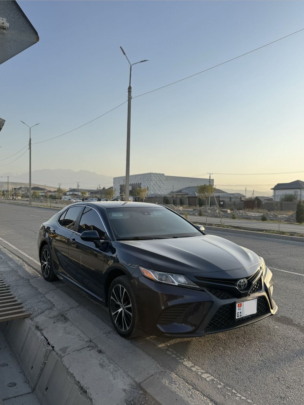 Toyota Camry: 2018 г., 2.5 л, Автомат, Бензин, Седан: фото 4