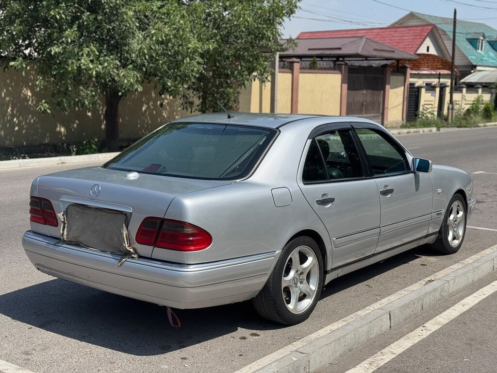 Mercedes-Benz E-Class: 1996 г., 4.2 л, Автомат, Бензин, Седан: фото 4