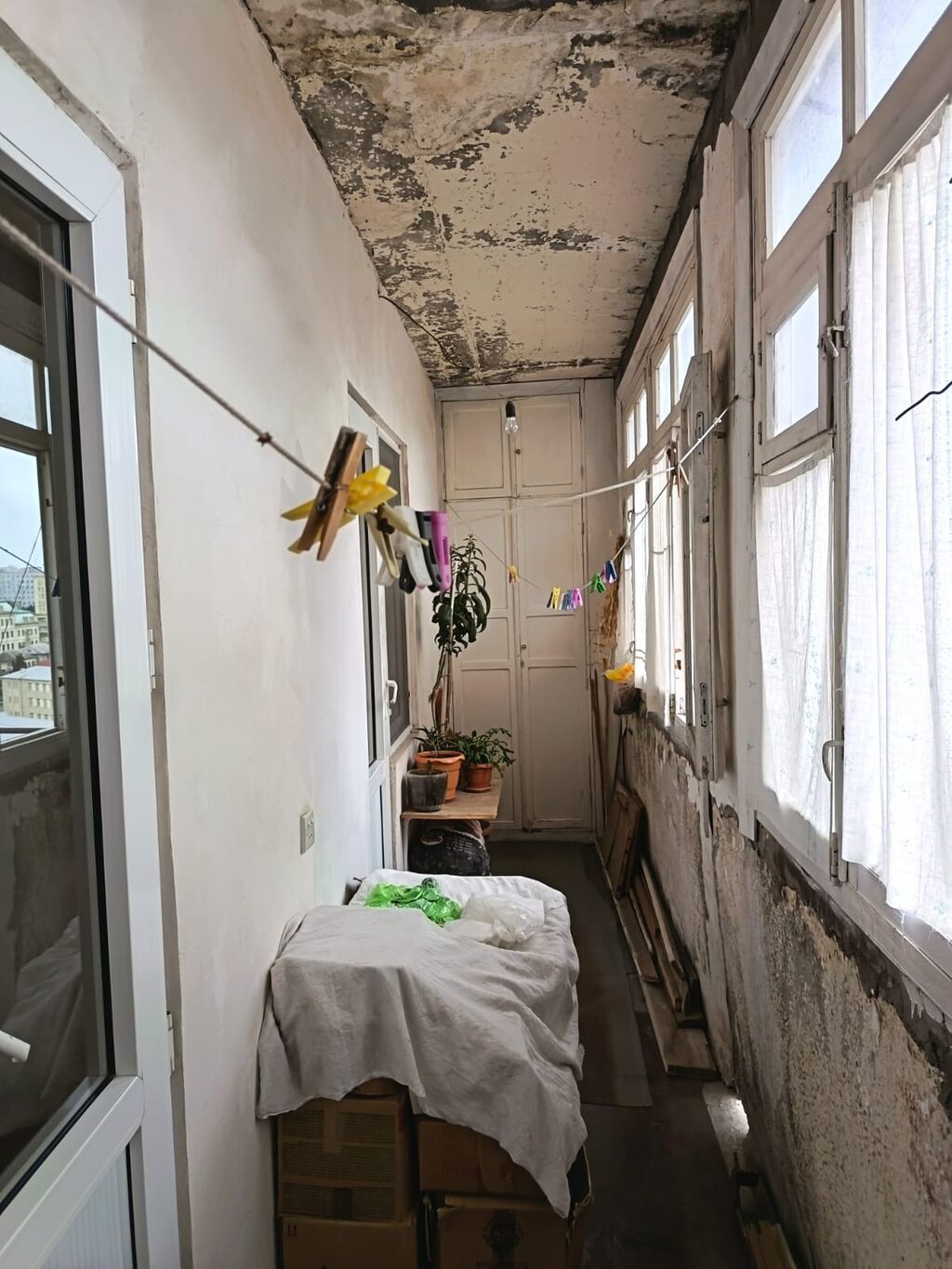 Bakı, 7-ci mikrorayon, 4 otaqlı, Köhnə tikili, m. Azadlıq Prospekti, 87 kv. m