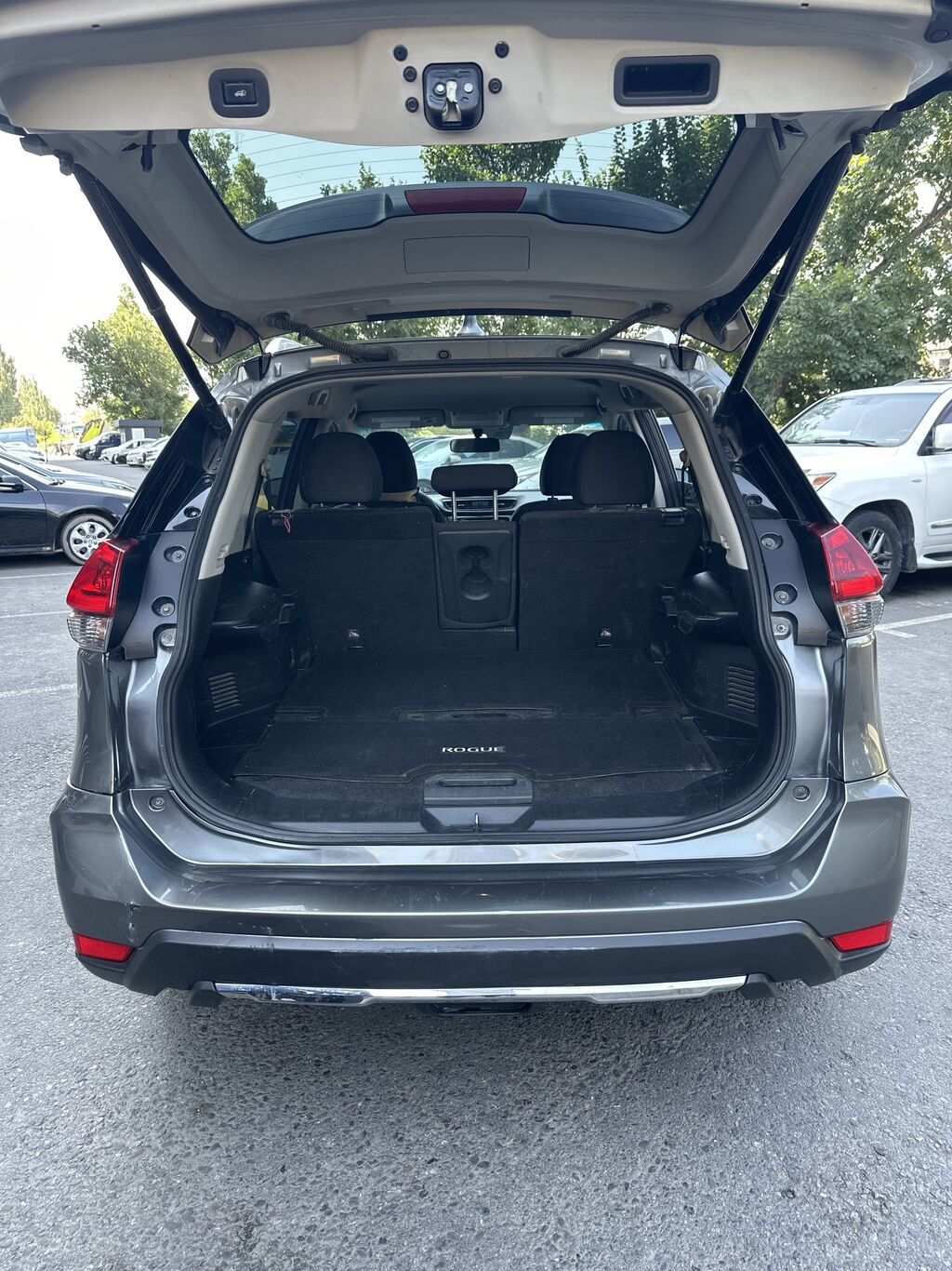 Nissan Rogue: 2018 г., 2.5 л, Вариатор, Бензин, Кроссовер — фото 8