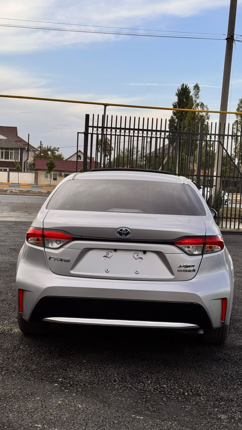 Toyota Corolla: 2019 г., 1.8 л, Автомат, Гибрид, Седан: фото 4
