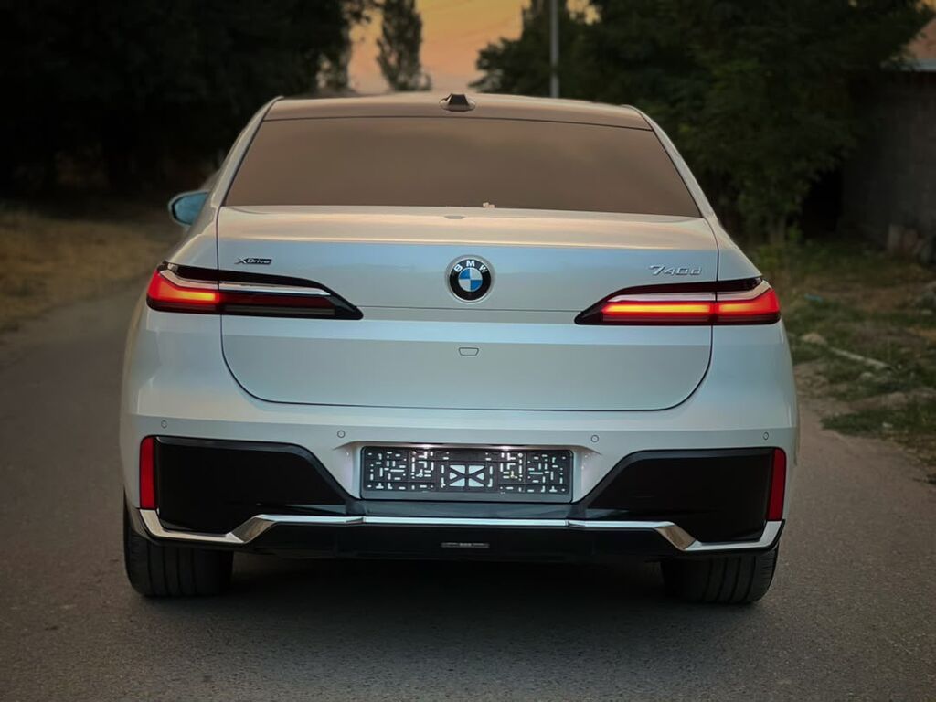 BMW 7 series: 2024 г., 3 л, Автомат, Дизель, Седан: фото 2