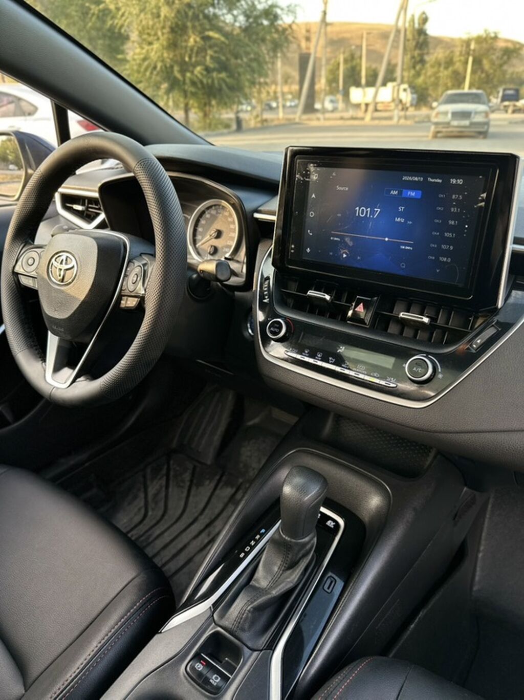 Toyota Corolla: 2021 г., 1.8 л, Автомат, Гибрид, Седан: фото 8