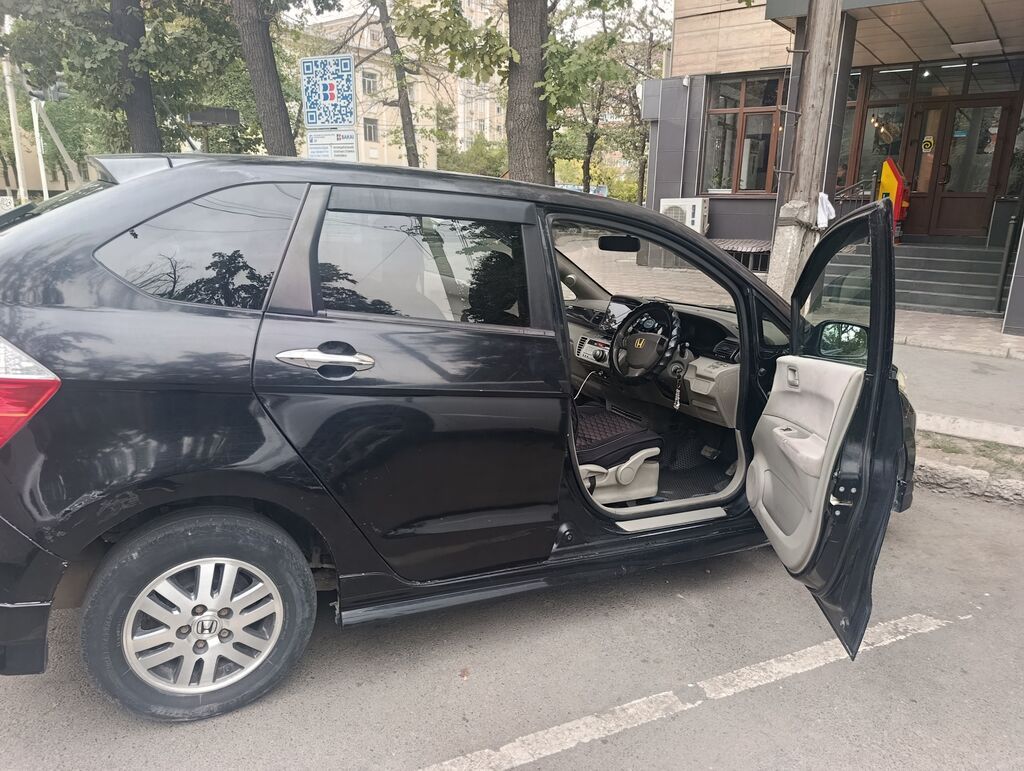 Honda Airwave: 2005 г., Автомат, Бензин, Хэтчбэк: фото 4