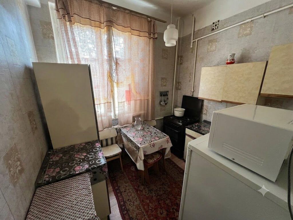2 комнаты, 49 м², Молодая Гвардия Сталинка, 1 этаж, Старый ремонт: фото 4