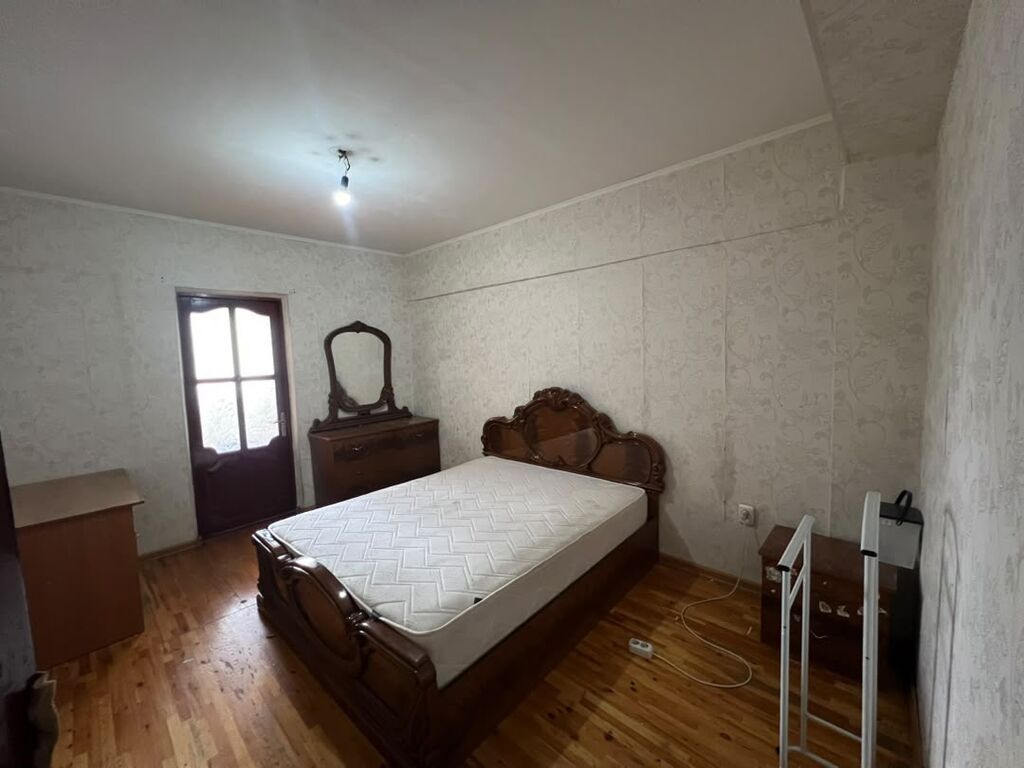 3 комнаты, 8 мкр Риэлтор, Без животных, от 1 года, С мебелью полностью: фото 3