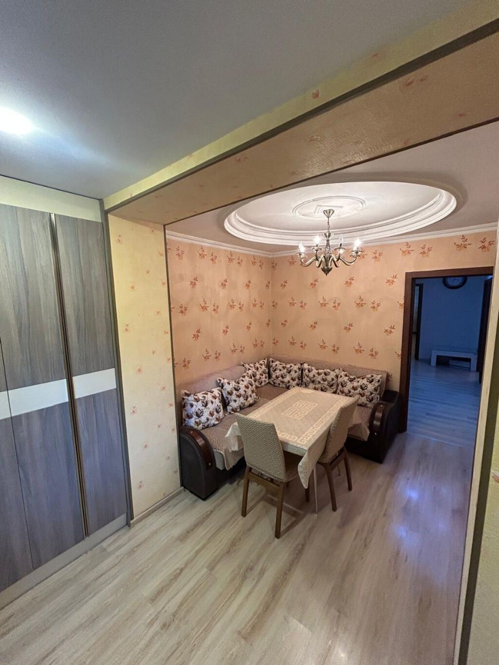 Bakı, 4 otaqlı, Köhnə tikili, 105 kv. m