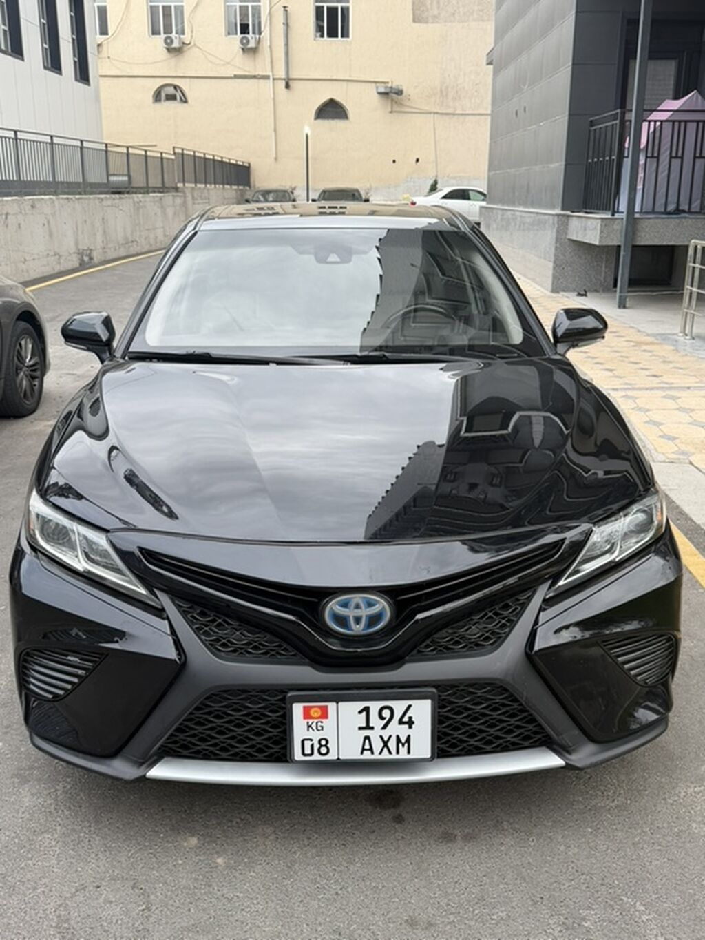 Toyota Camry: 2019 г., 2.5 л, Автомат, Гибрид, Седан: фото 1