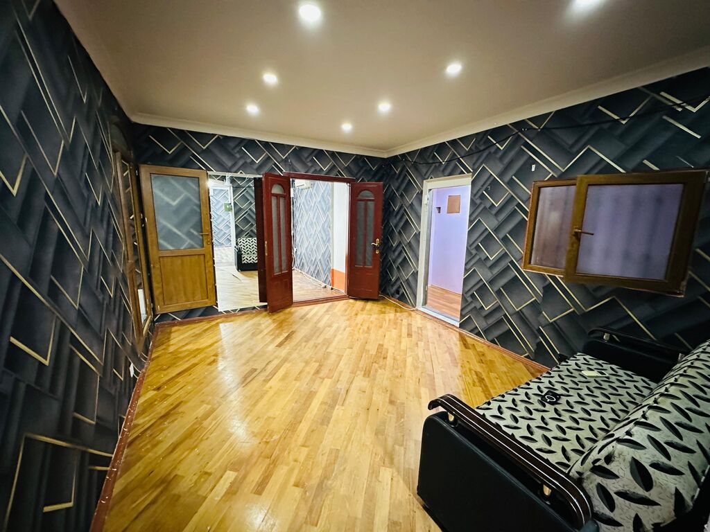 Bakı, 20-ci sahə, 2 otaqlı, Köhnə tikili, m. Sahil, 85 kv. m