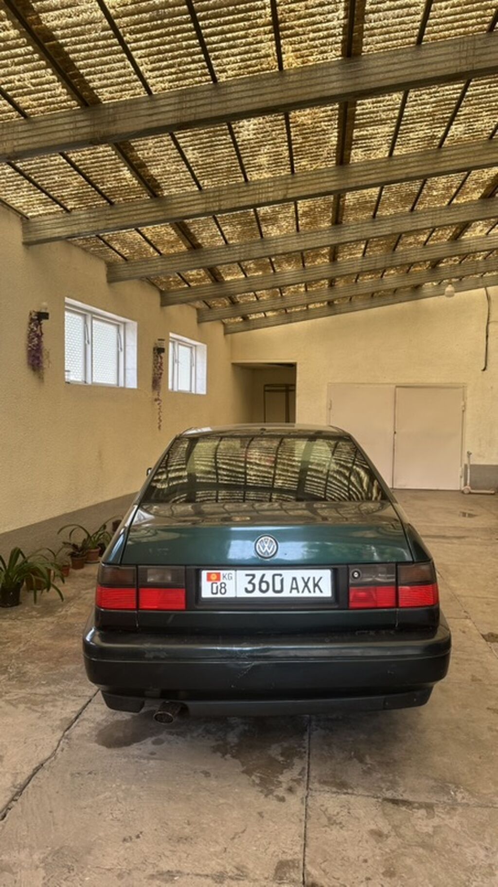 Volkswagen Vento: 1997 г., 1.6 л, Механика, Бензин, Седан: фото 2