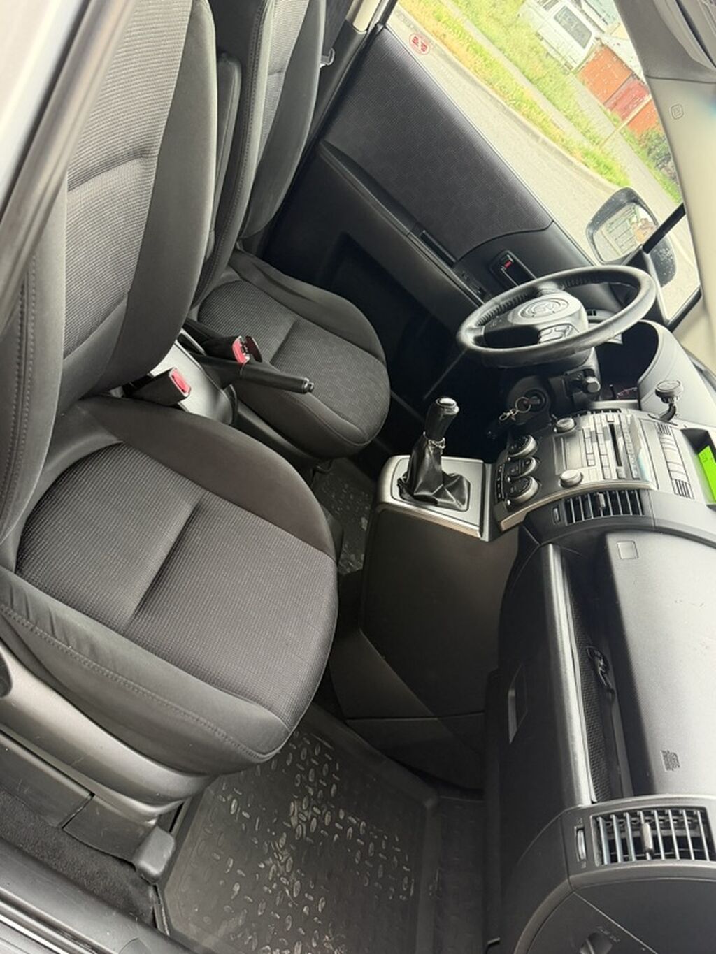 Mazda 5: 2009 г., 2 л, Механика, Дизель, Минивэн: фото 5