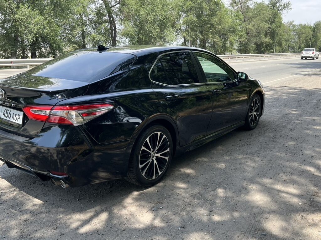 Toyota Camry: 2019 г., 2.5 л, Автомат, Бензин, Седан: фото 2