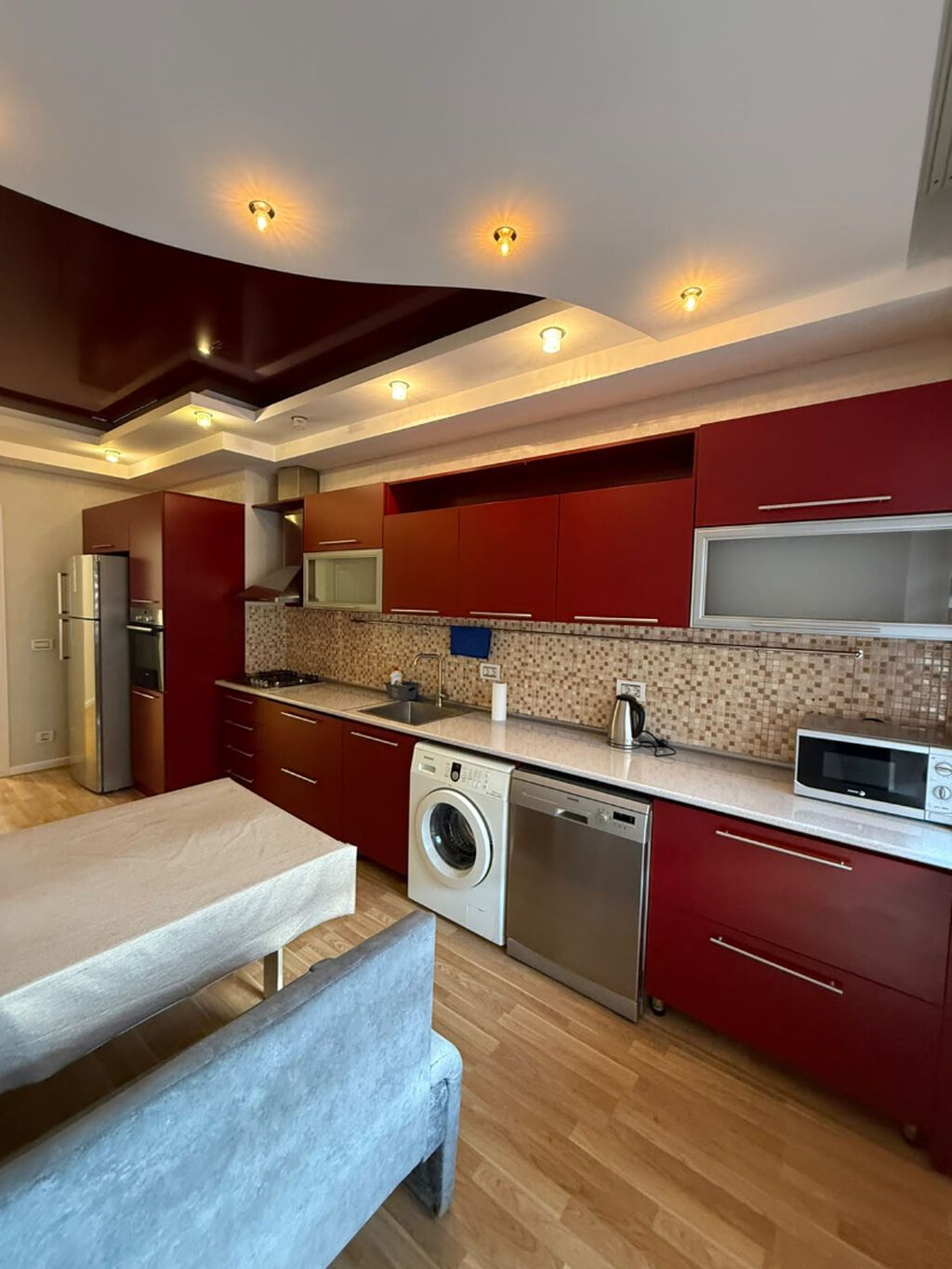 Xətai metrosu yaxınlığında 3 otaqlı, 130 m² kirayə mənzil Ünvan